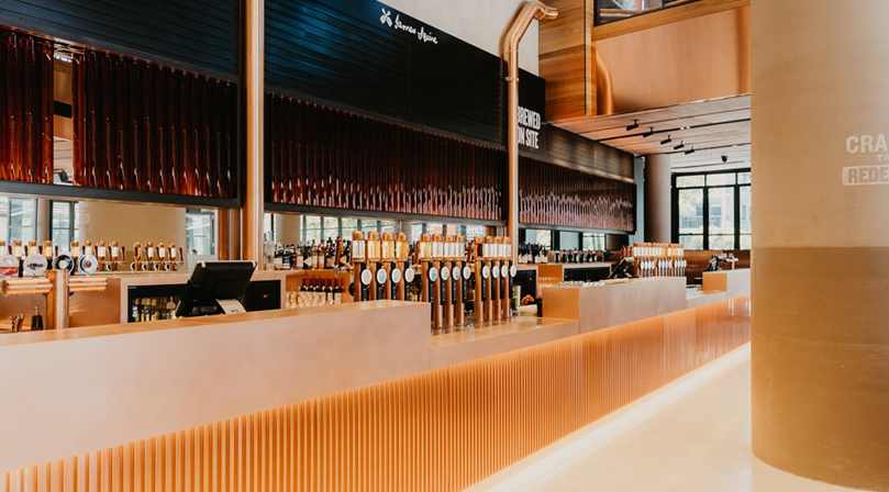 The Lucky Squire, Broadbeach