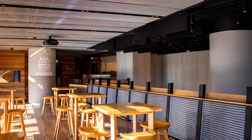 The Lucky Squire, Broadbeach